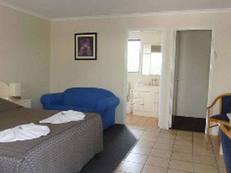 Biloela Palms Motor Inn Ngoại thất bức ảnh
