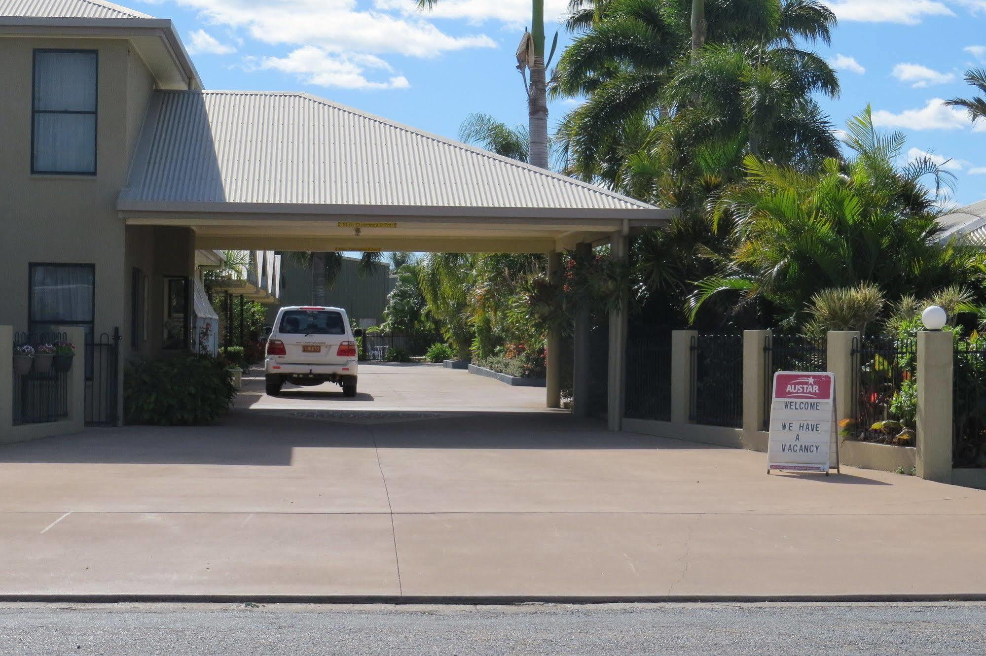 Biloela Palms Motor Inn Ngoại thất bức ảnh